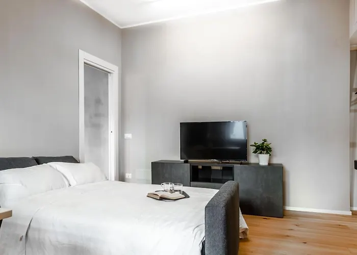 Joivy Charming Flat With Desk